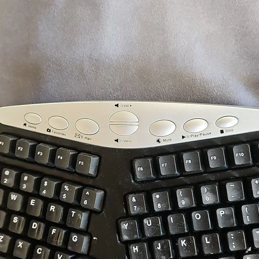 ADESSO PCK-308UB BLACK Wired Ergonomic Contoured Multimedia Touchpad Keyboard